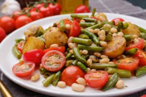 Green Beans With Cannellini Beans, Potatoes and Tomatoes